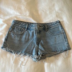 Pacsun low rise shorts size 27